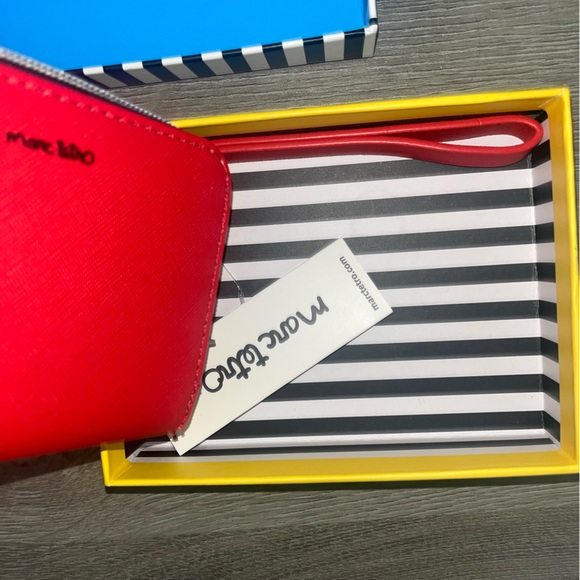 Marc Tetro Red Dog Print Women's Wallet - Picture 2 of 6